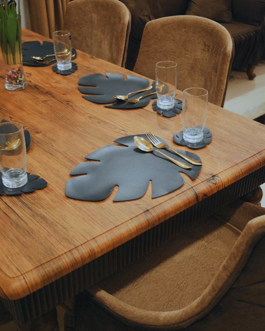 Leaf Shaped Leather Placemats & Coaster Set - Black