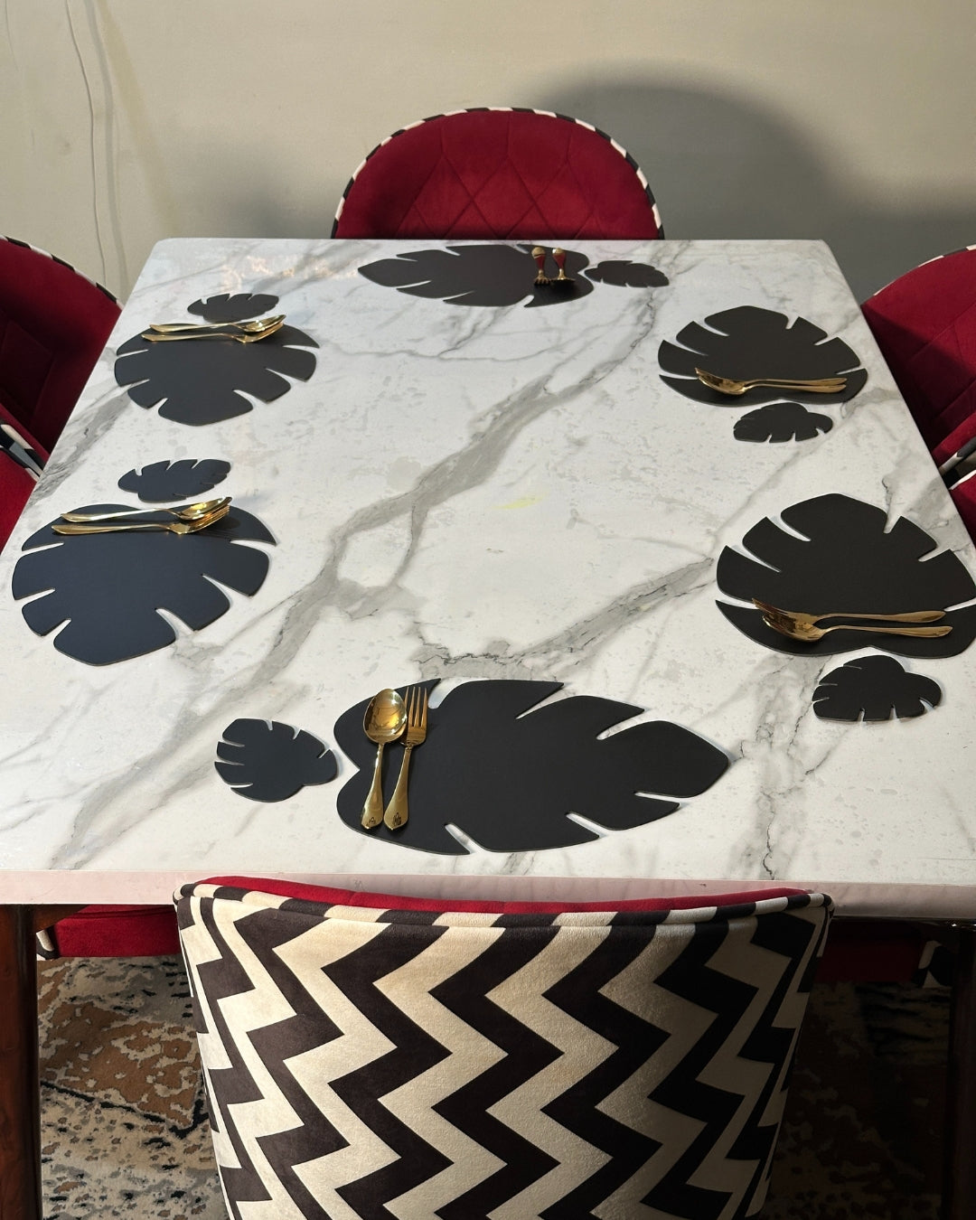 Leaf Shaped Leather Placemats & Coaster Set - Black