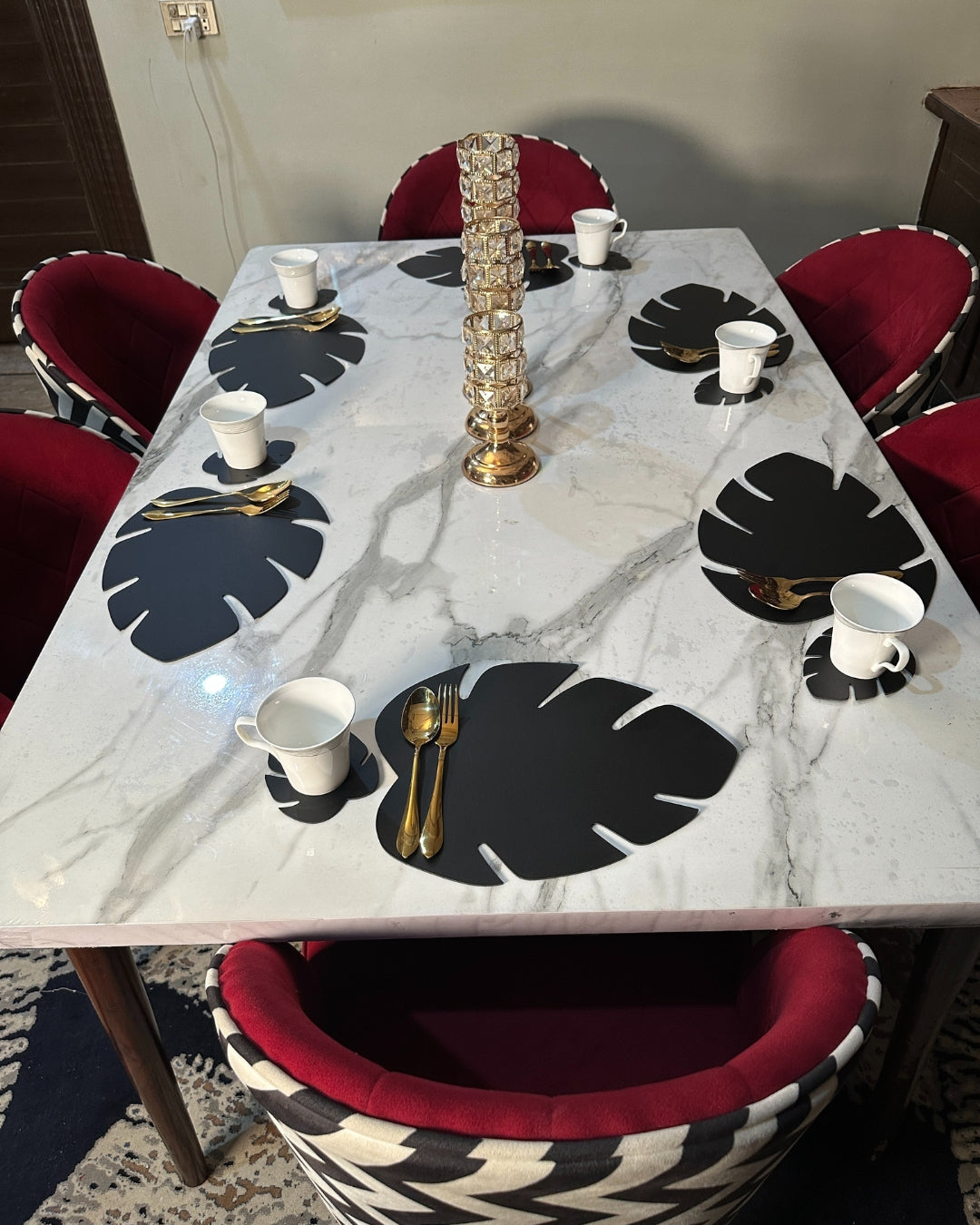 Leaf Shaped Leather Placemats & Coaster Set - Black
